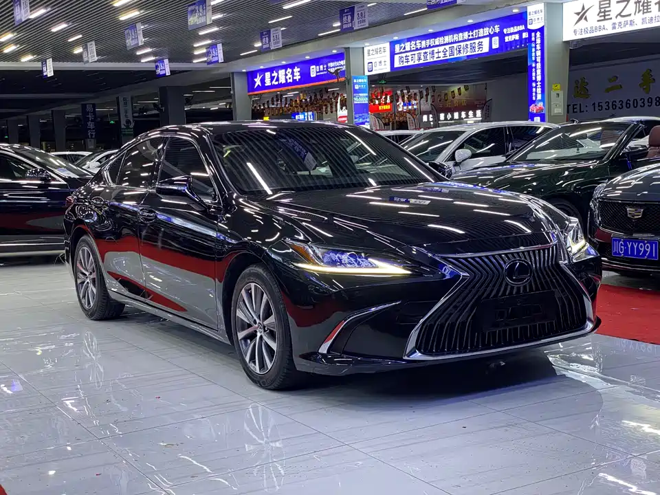 Lexus ES