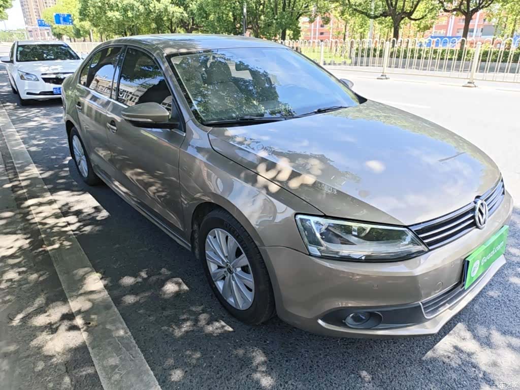 Volkswagen Sagitar, 2015 4