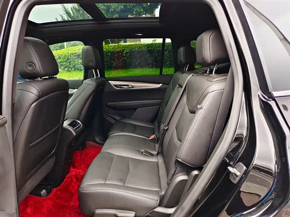 Cadillac XT6