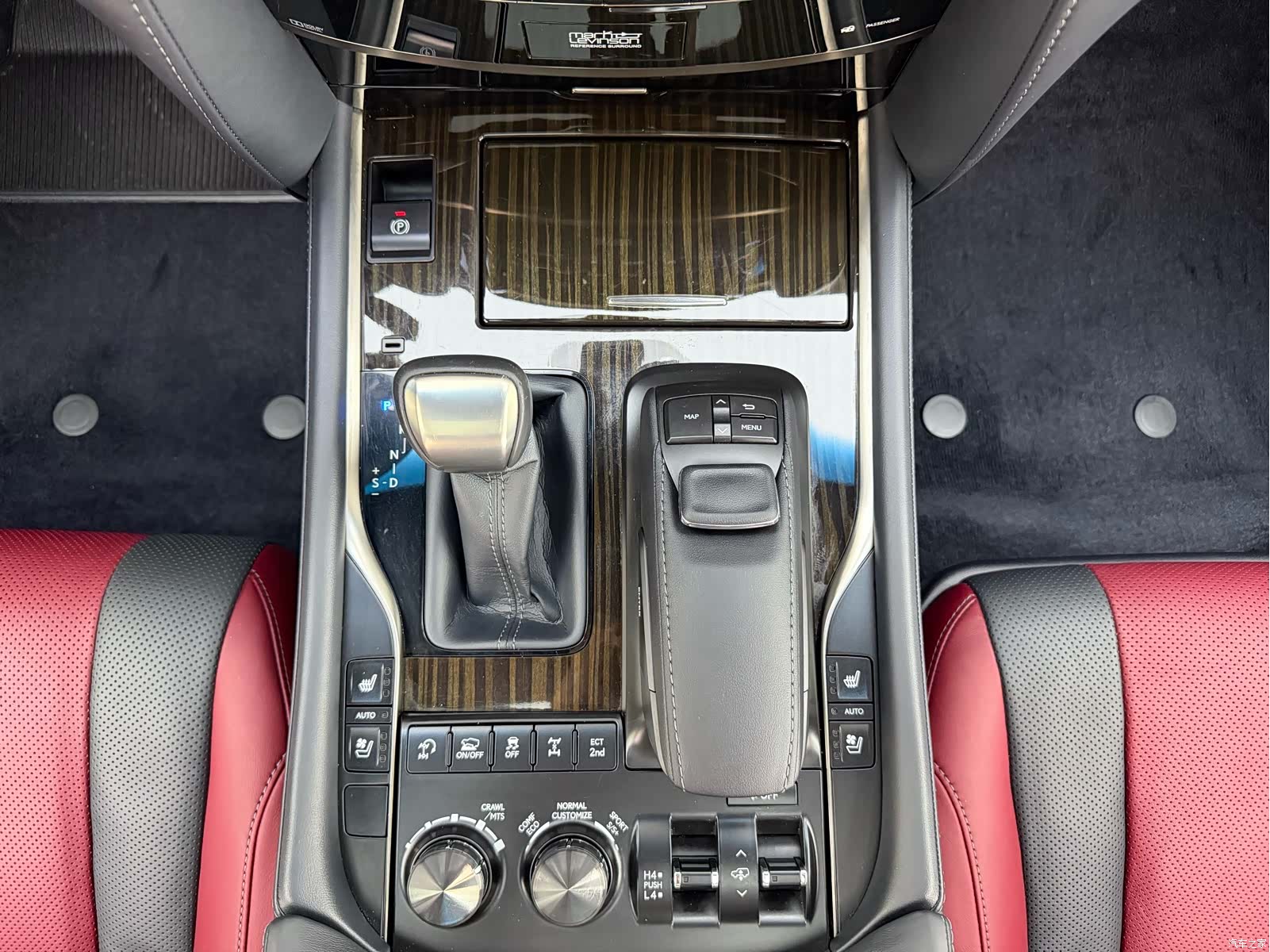 Lexus LX, 2019 11