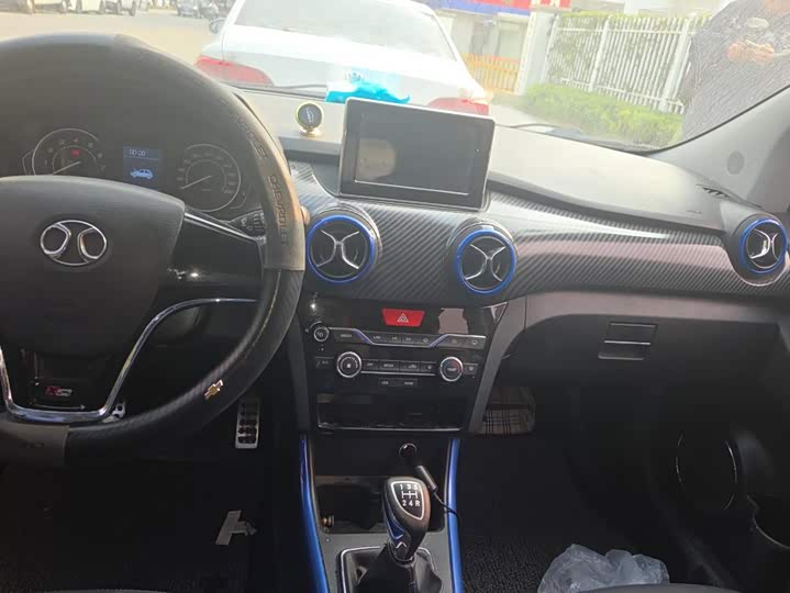 BAIC Senova X25 2015 1.5L МКПП Elite