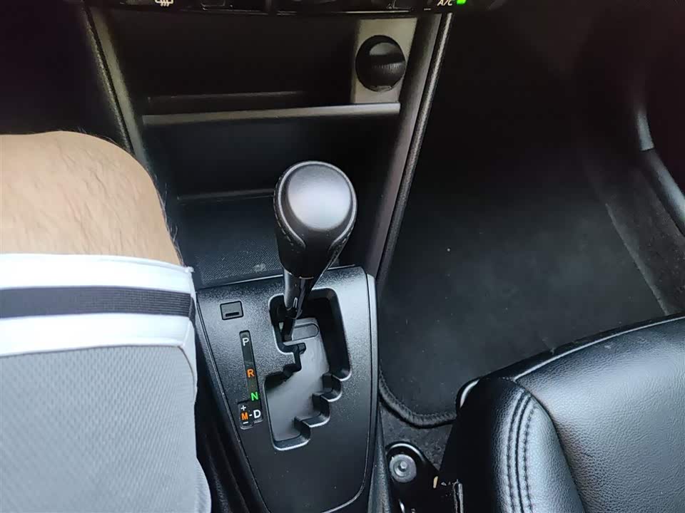 Toyota YARiS L to enjoy