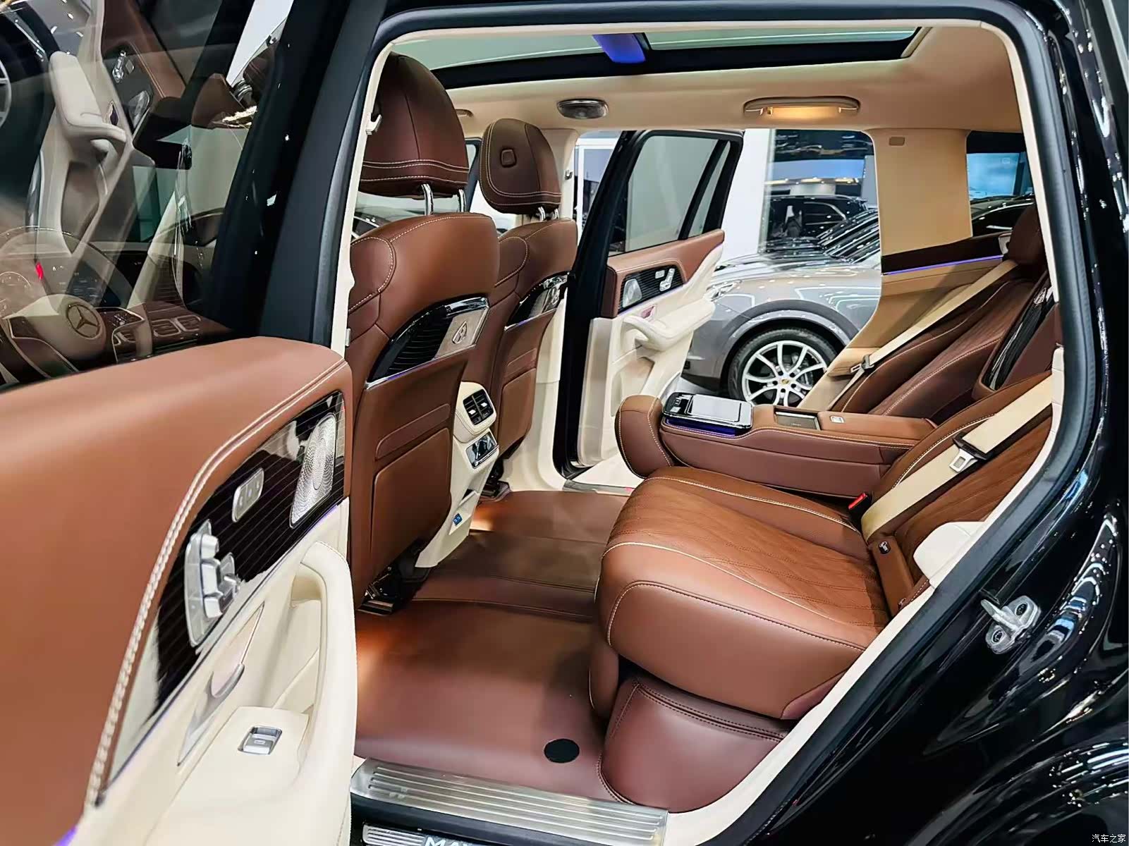 Mercedes-Benz GLS, 2024 7