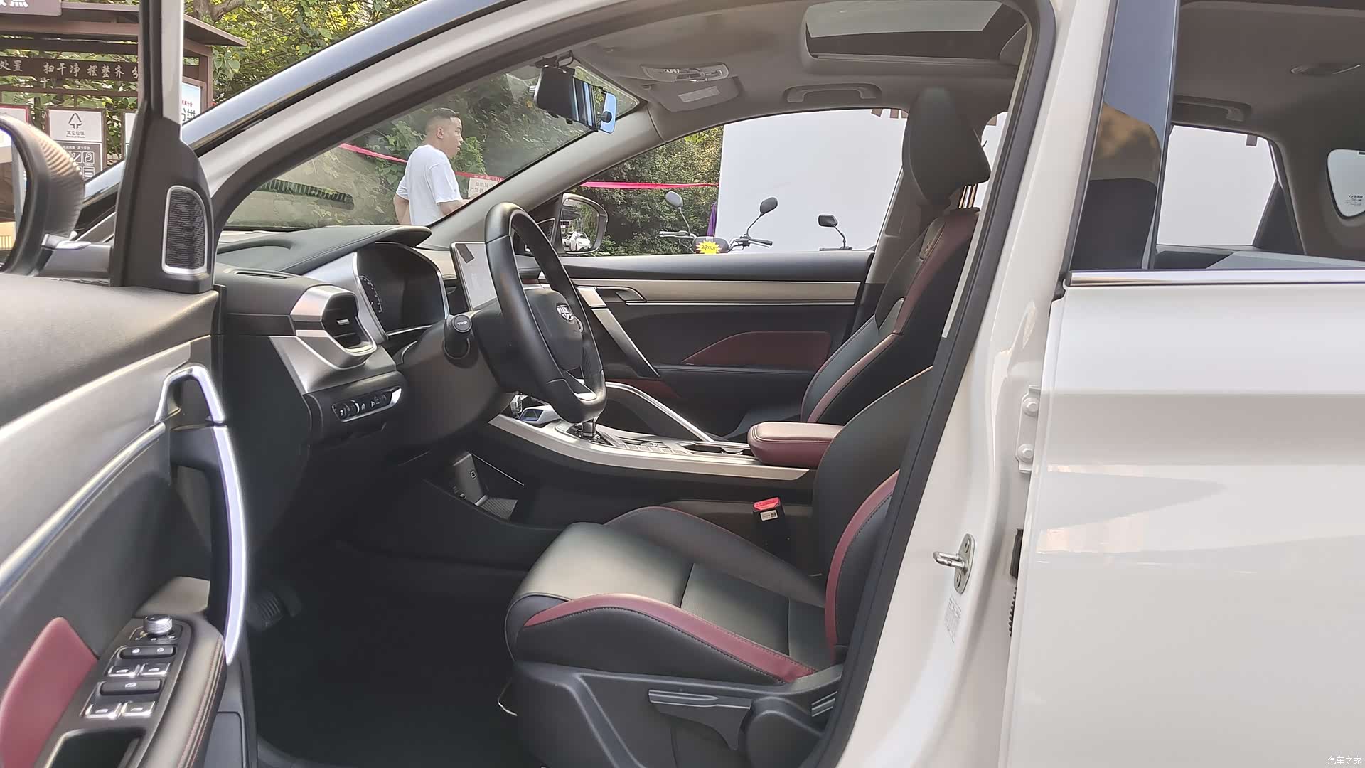 Geely Coolray, 2022 9