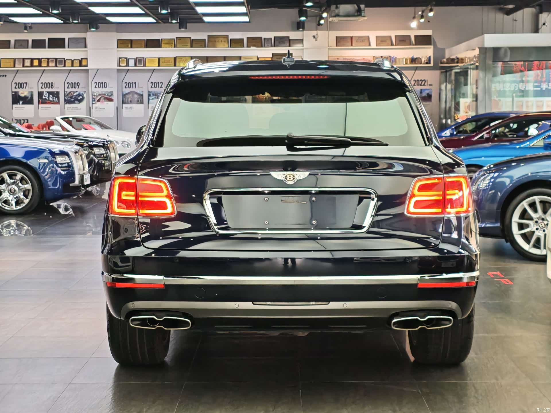 Bentley Bentayga, 2020 все фото