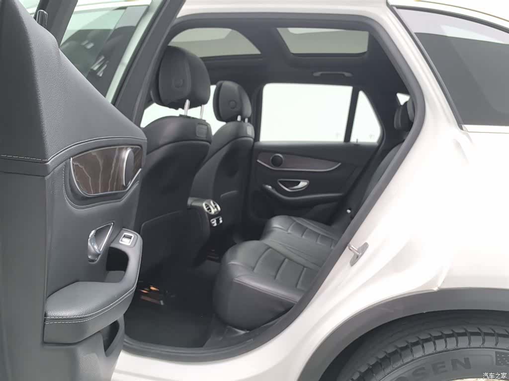 Mercedes-Benz GLC, 2018 15