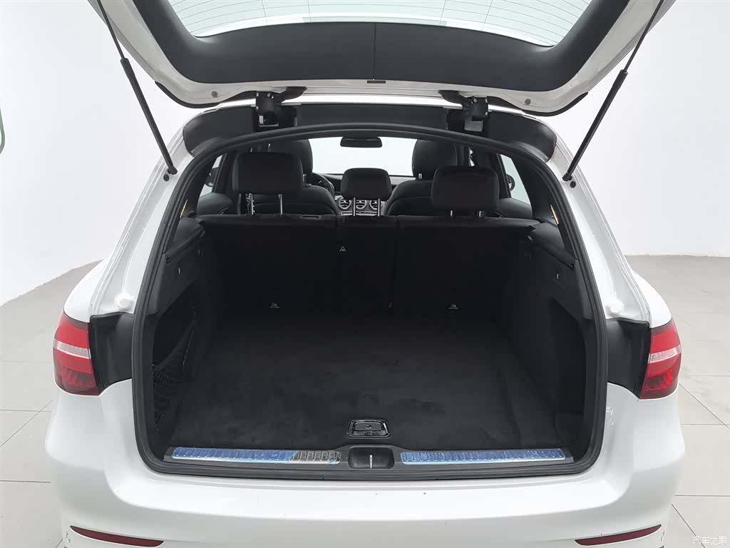 Mercedes-Benz GLC, 2018 16