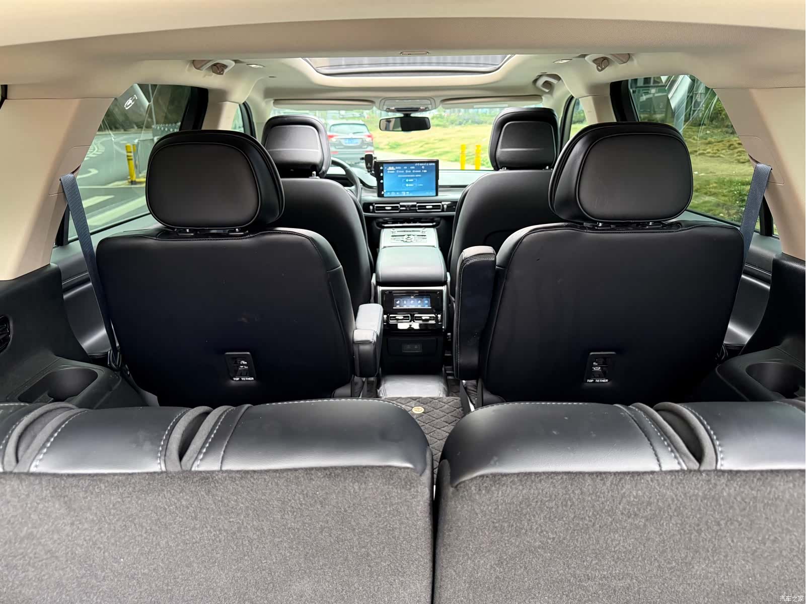Lincoln Aviator, 2023 16