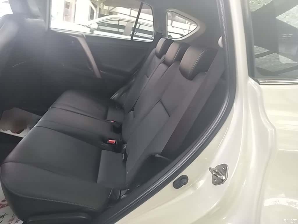 Toyota RAV4, 2015 17