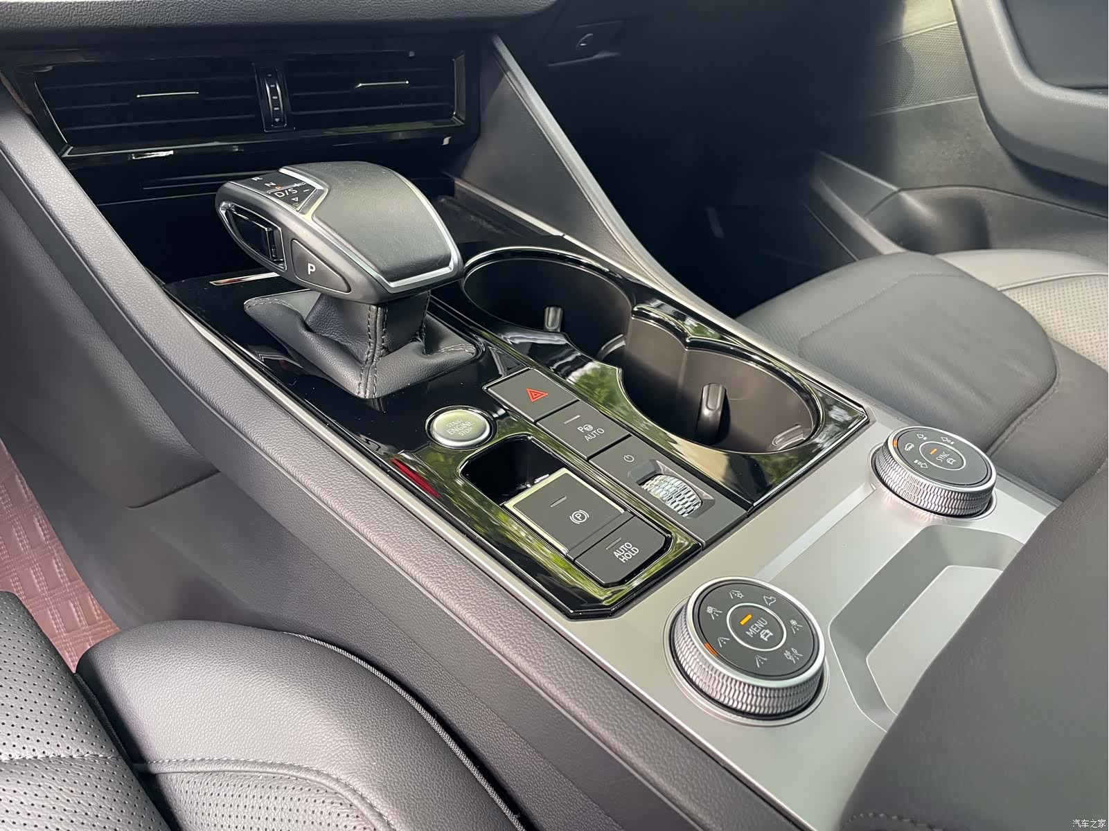Volkswagen Touareg, 2021 12