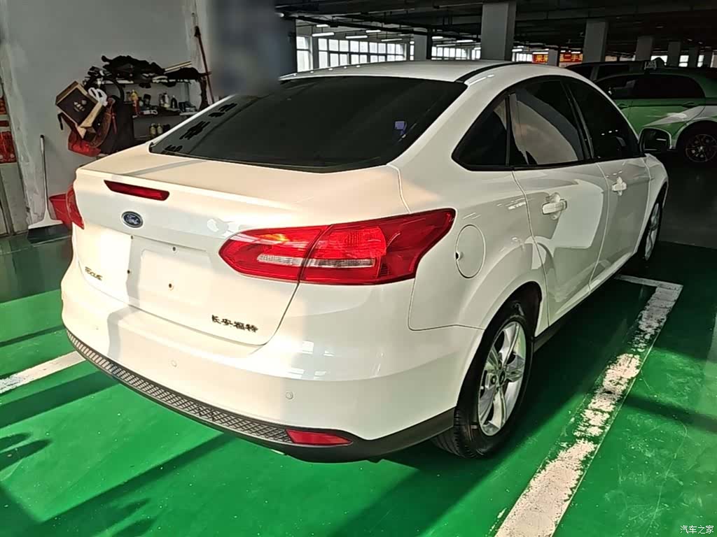 Ford Focus, 2015 7