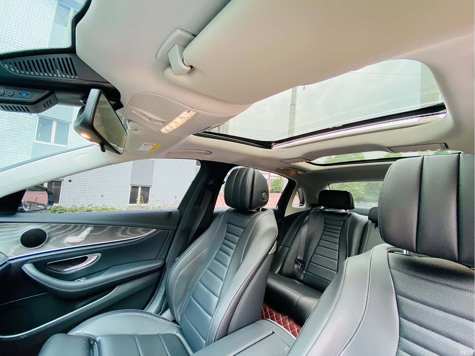 Mercedes-Benz E-Class, 2022 11