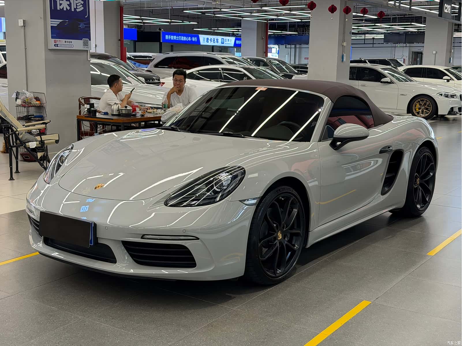 Porsche Boxster, 2023 1