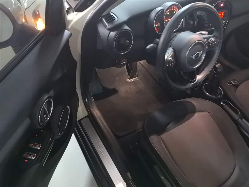MINI MINI