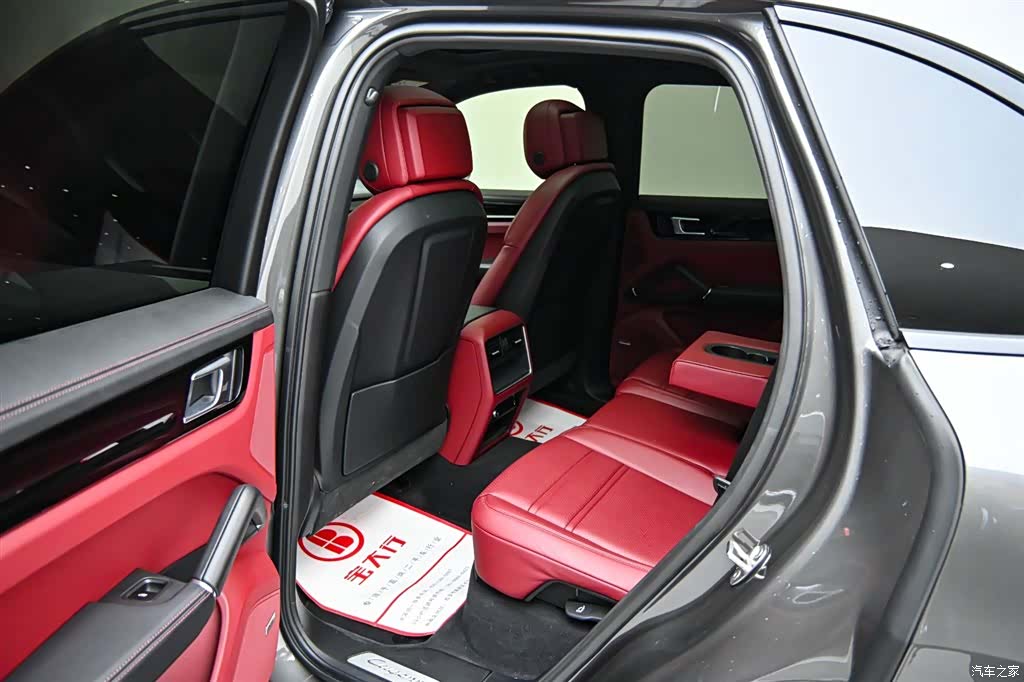 Porsche Cayenne, 2023 13