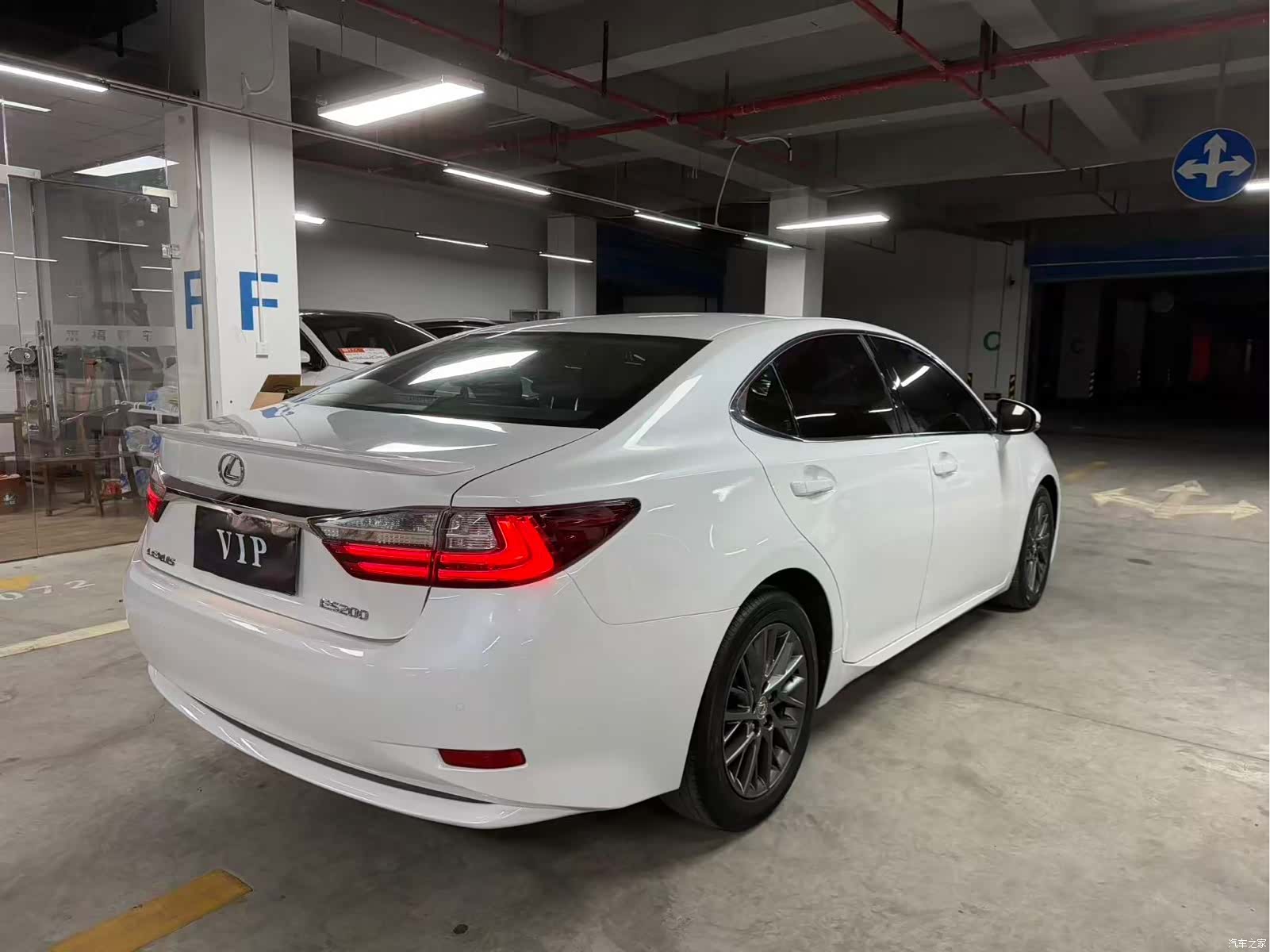 Lexus ES, 2017 9