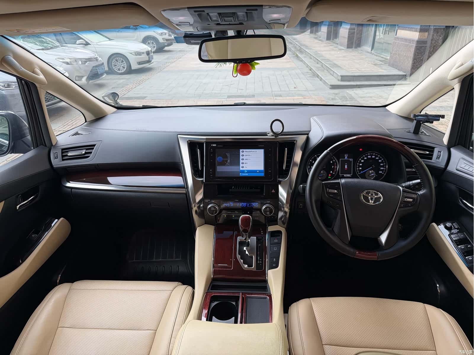 Toyota Alphard, 2016 8