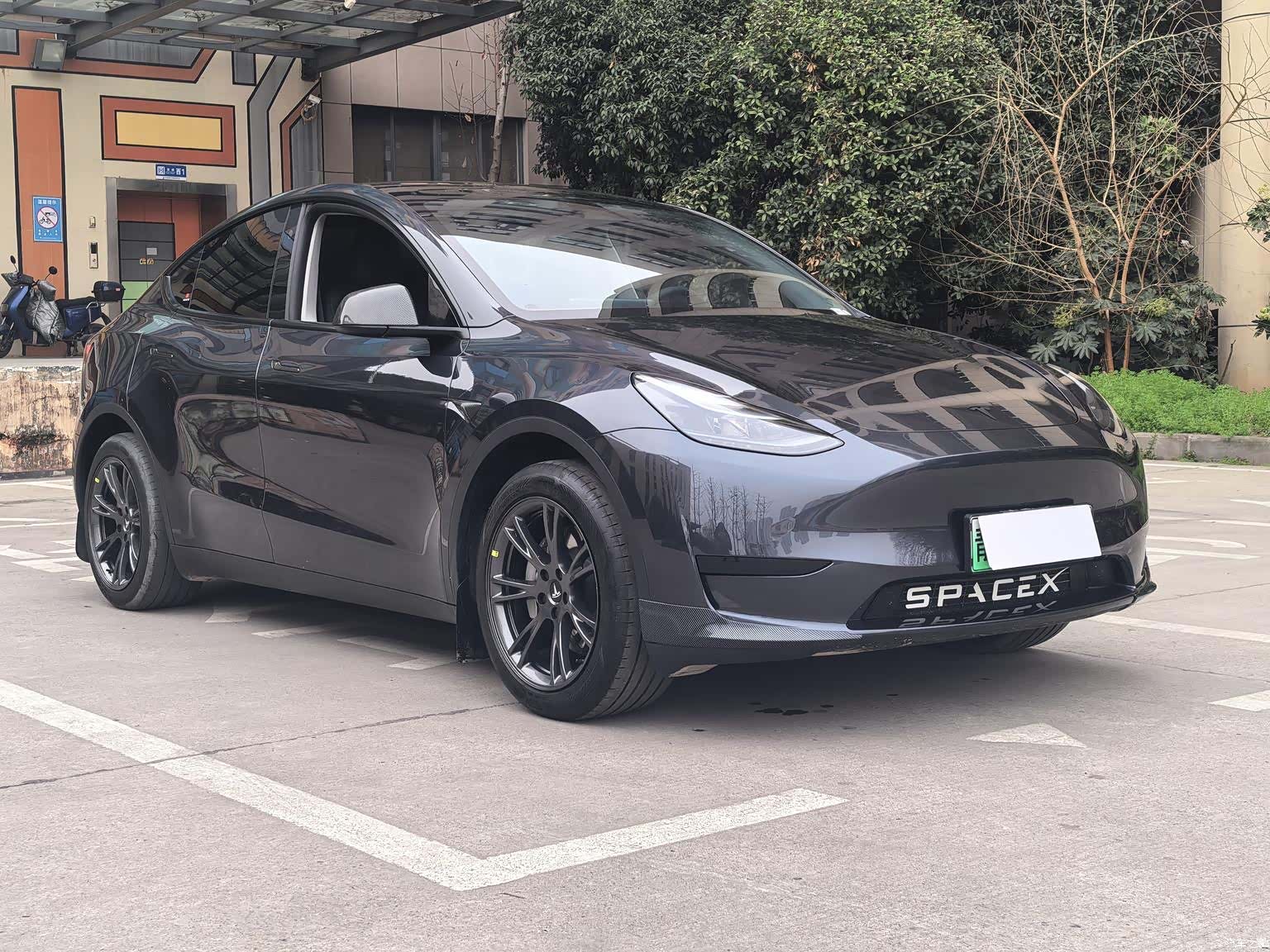 Tesla Model Y, 2024 3