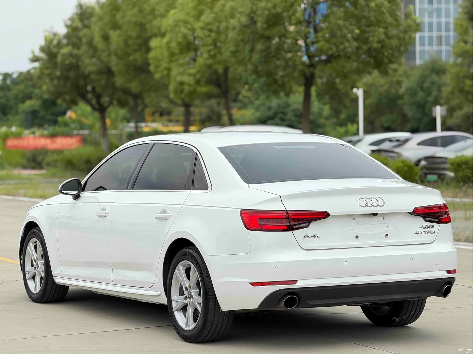 Audi A4L, 2017 все фото