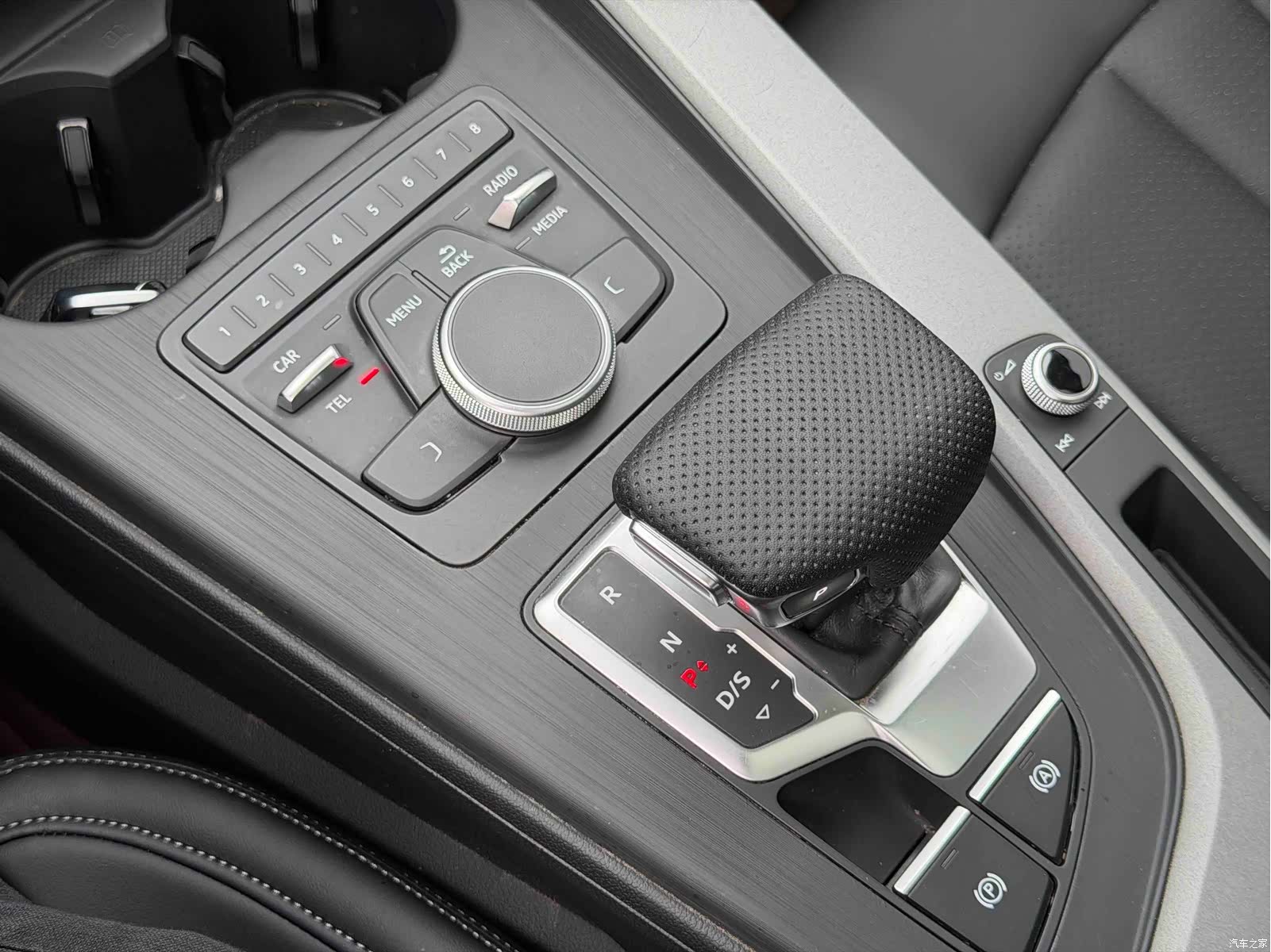 Audi A4L, 2017 16