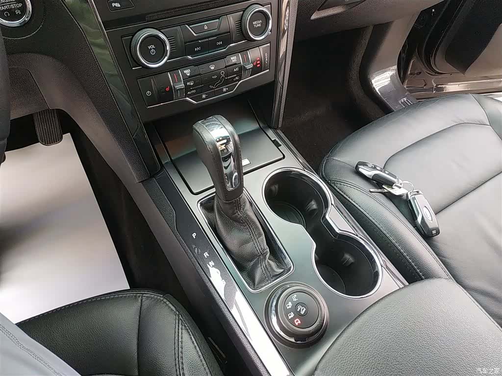 Ford Explorer, 2017 11
