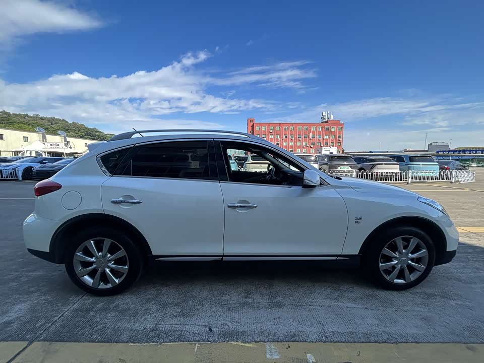 Infiniti QX50