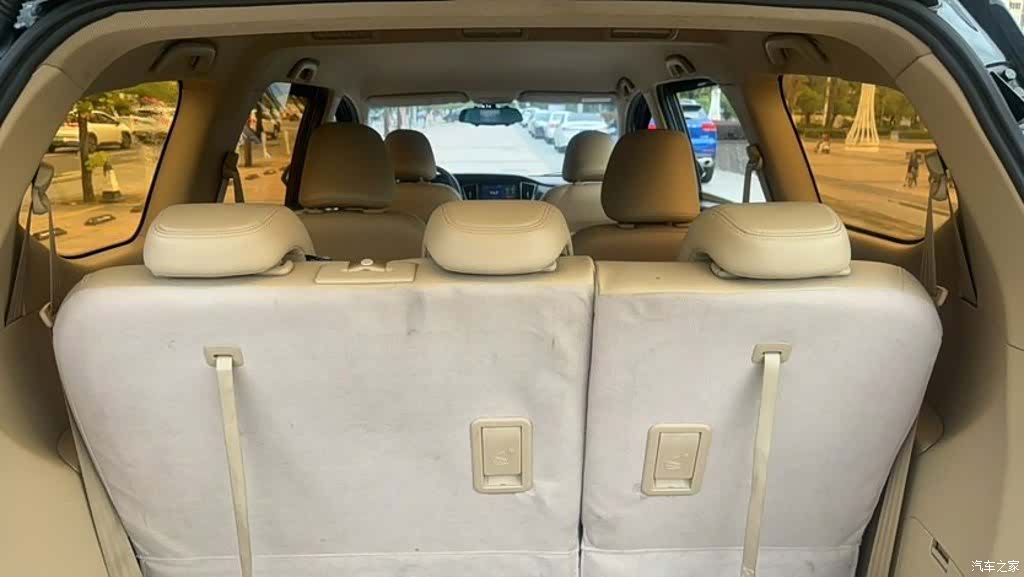 Wuling 730, 2017 9