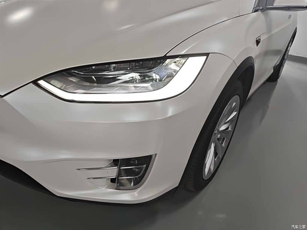 Tesla Model X, 2019 24