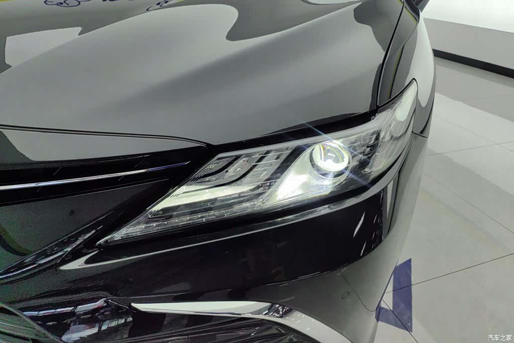 Toyota Camry, 2023 все фото