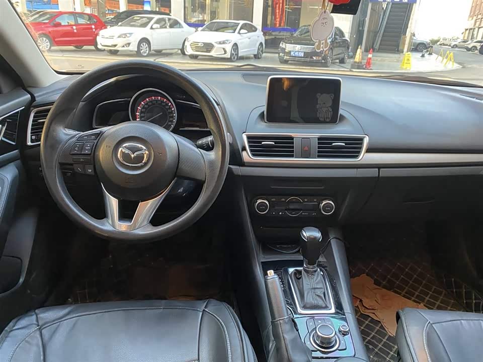 Mazda 3 Angkesaila