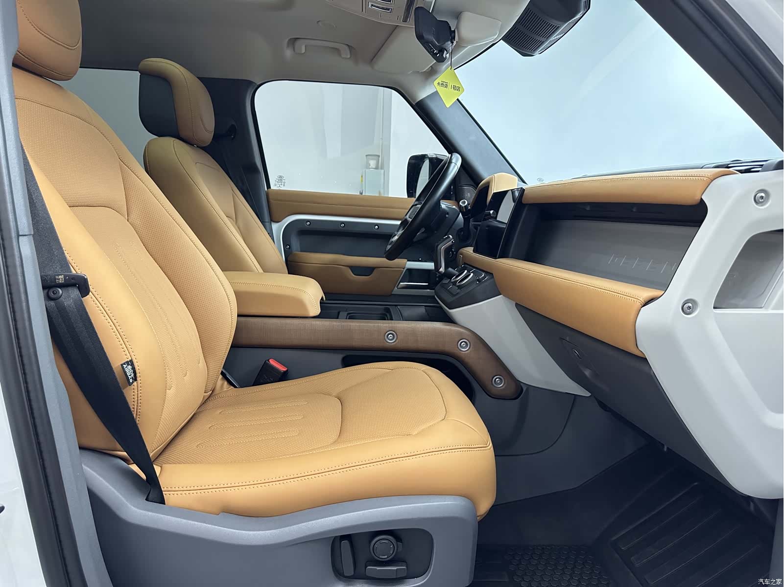 Land Rover Defender, 2021 11