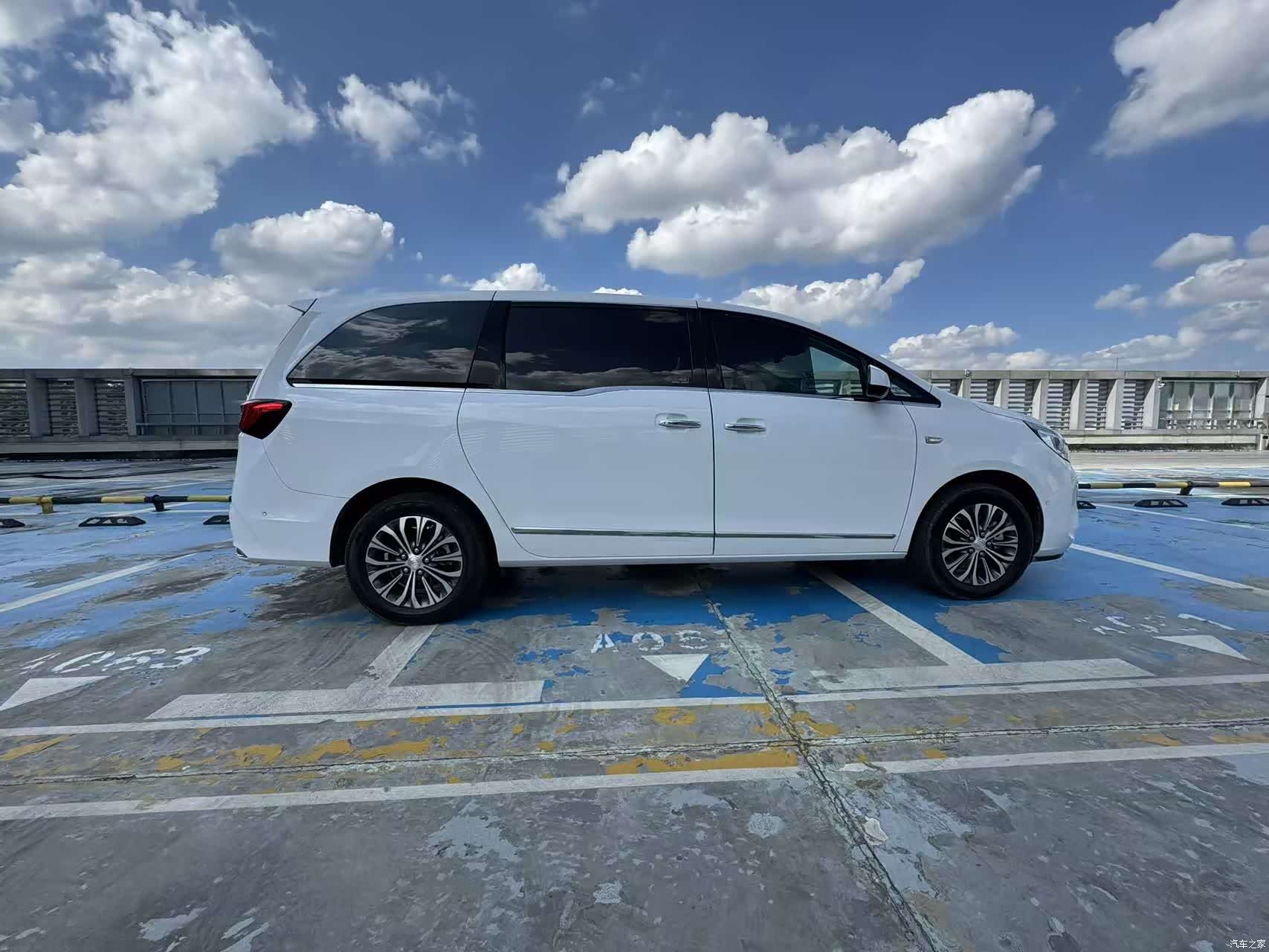 Buick GL8, 2023 4