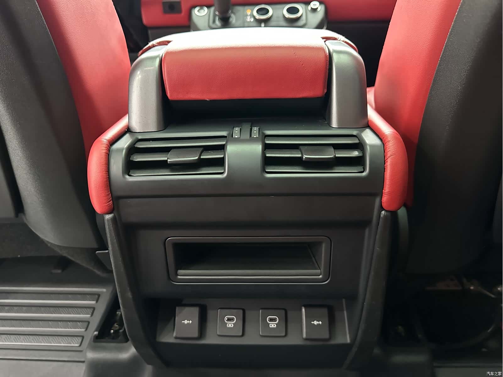 Land Rover Defender, 2022 16