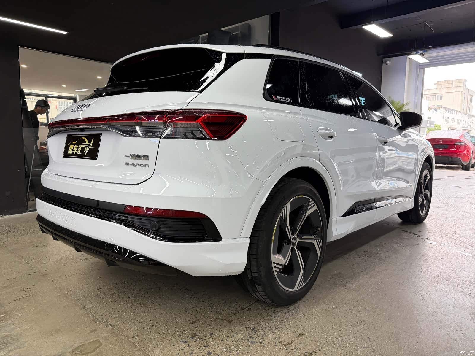 Audi Q4 e-tron, 2024 13