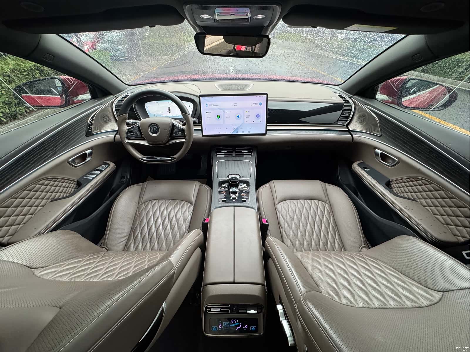 BYD Han, 2022 21