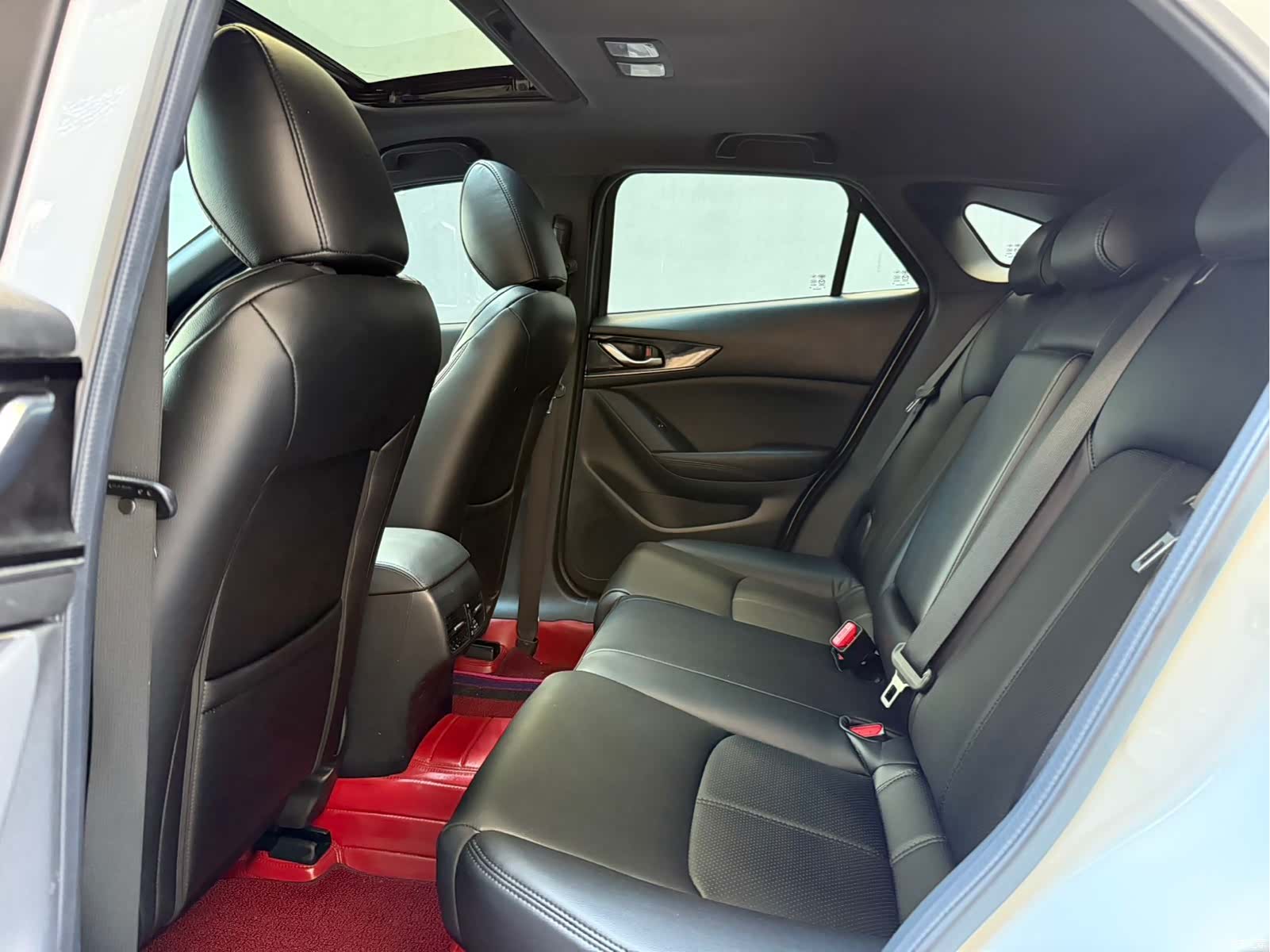 Mazda CX-4, 2023 10