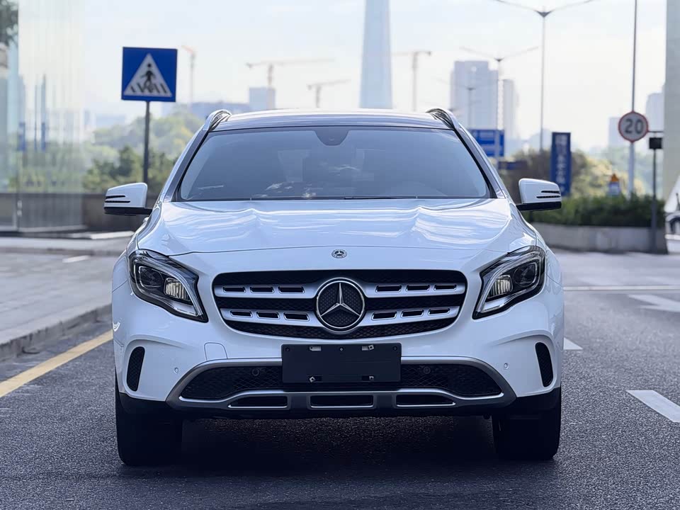 Mercedes-Benz GLA