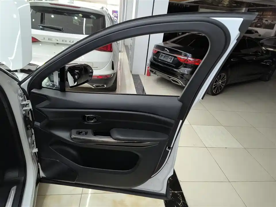 NIO ES6