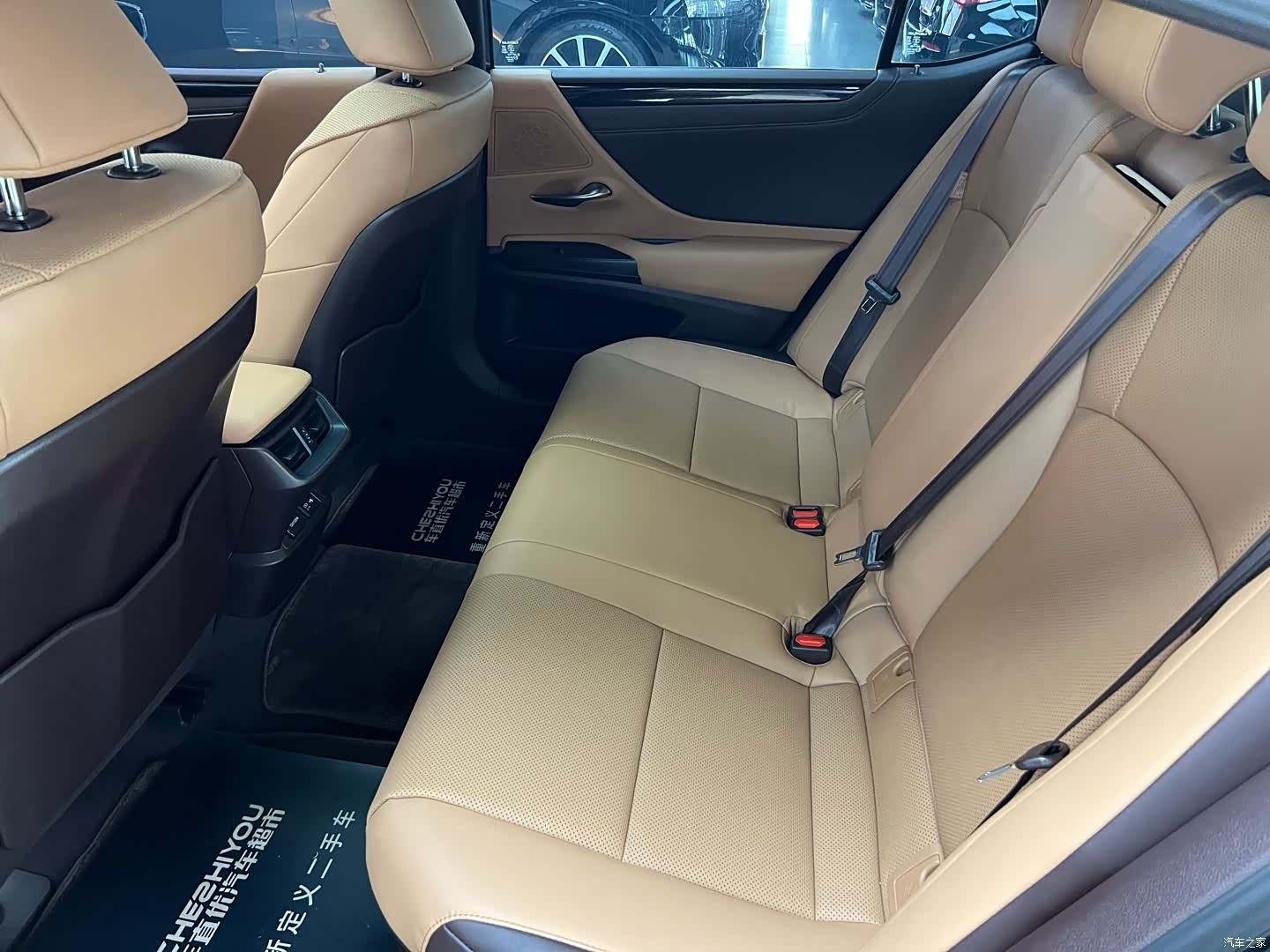 Lexus ES, 2021 10