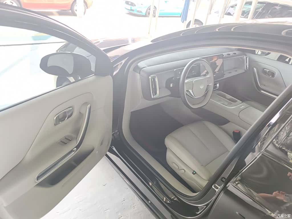 Leapmotor B01, 2025 16