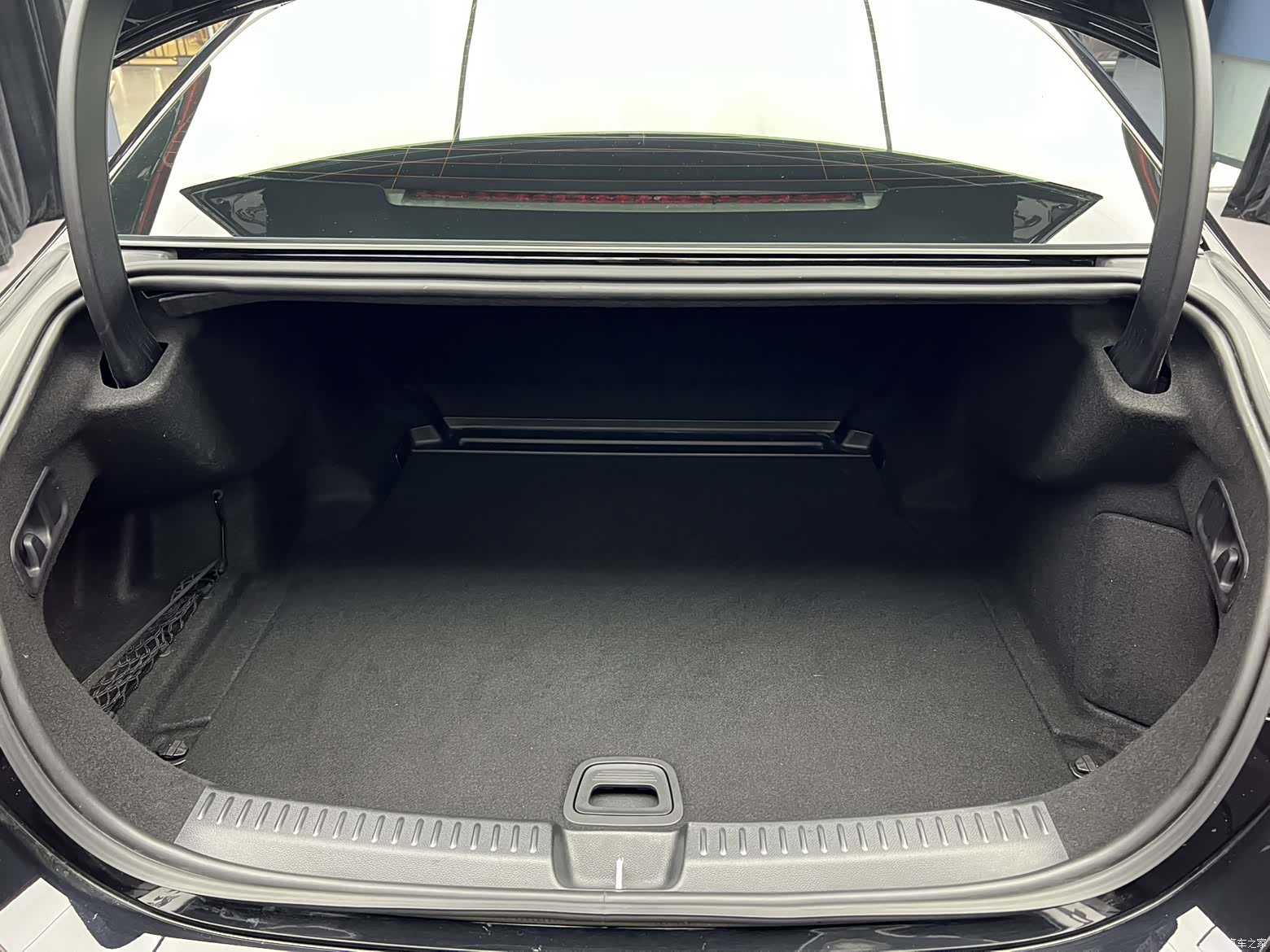 Mercedes-Benz E-Class, 2024 13