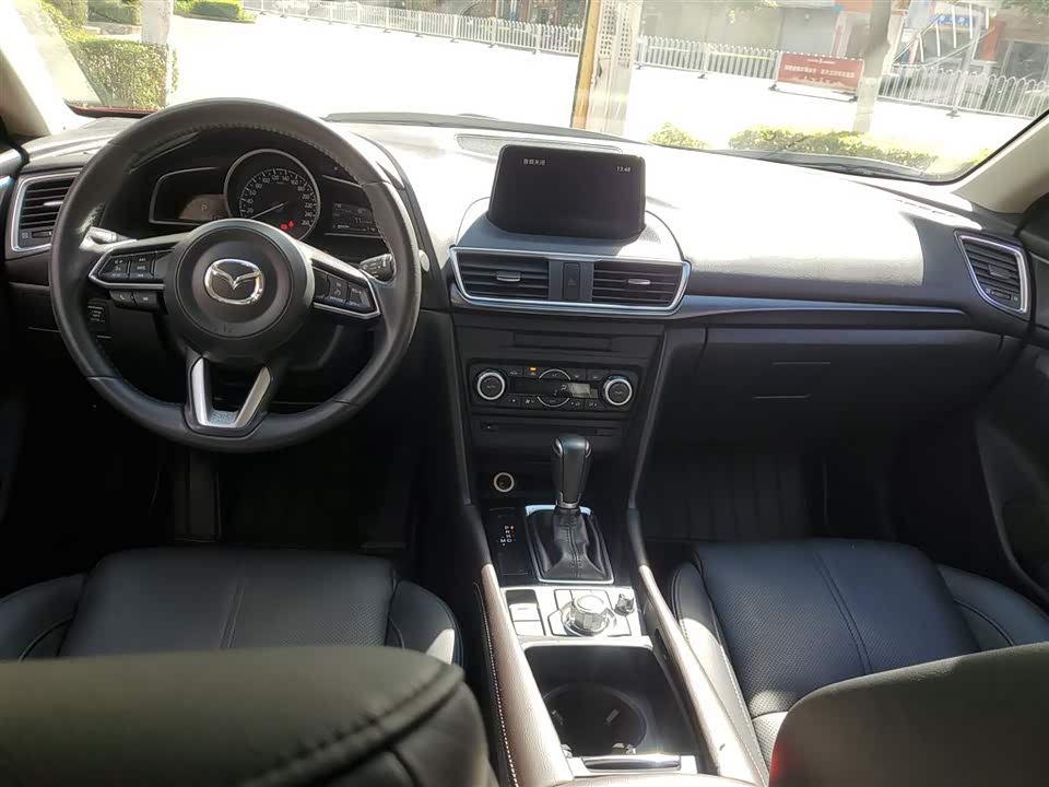 Mazda 3 Angkesaila