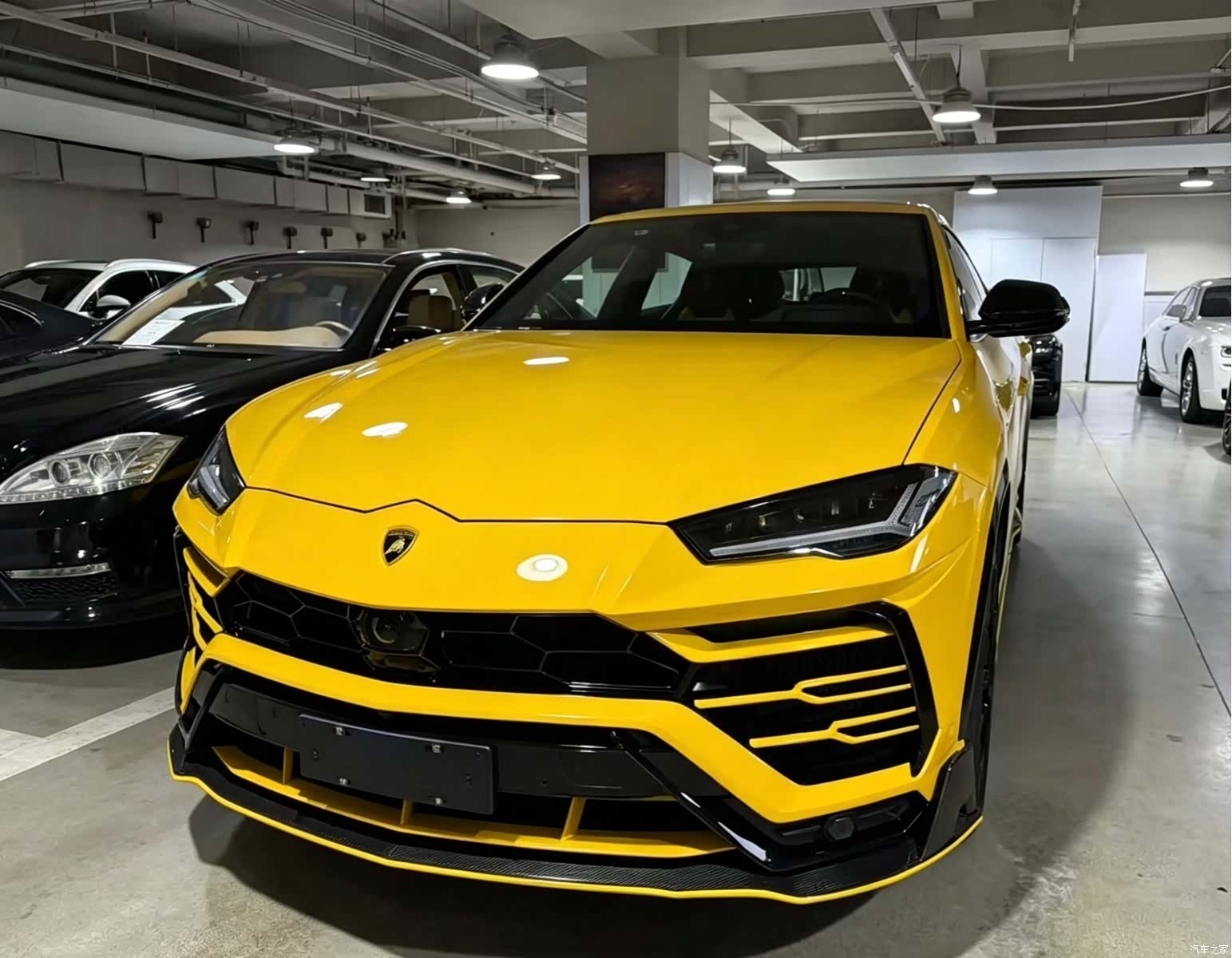 Lamborghini Urus, 2022 1