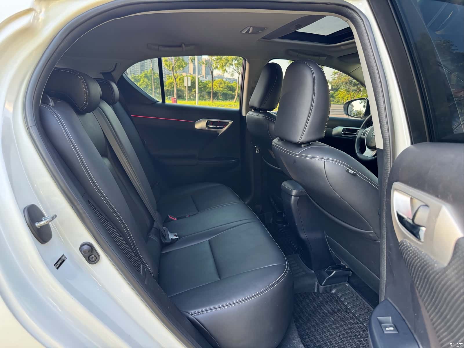 Lexus CT, 2013 15
