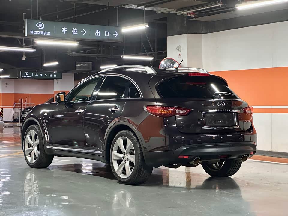 Infiniti QX70