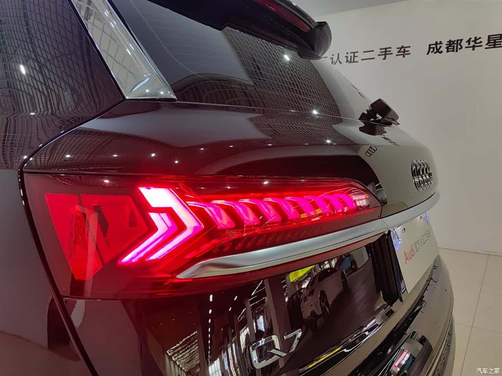 Audi Q7, 2022 9