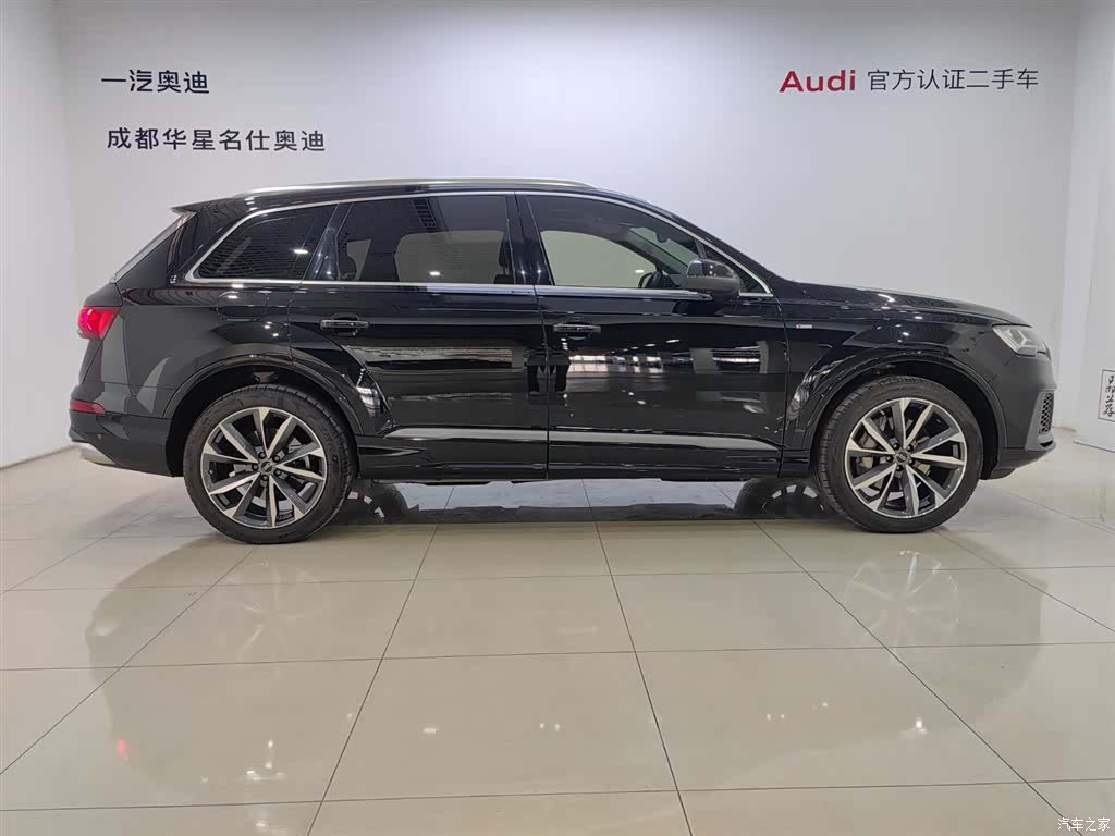 Audi Q7, 2022 3
