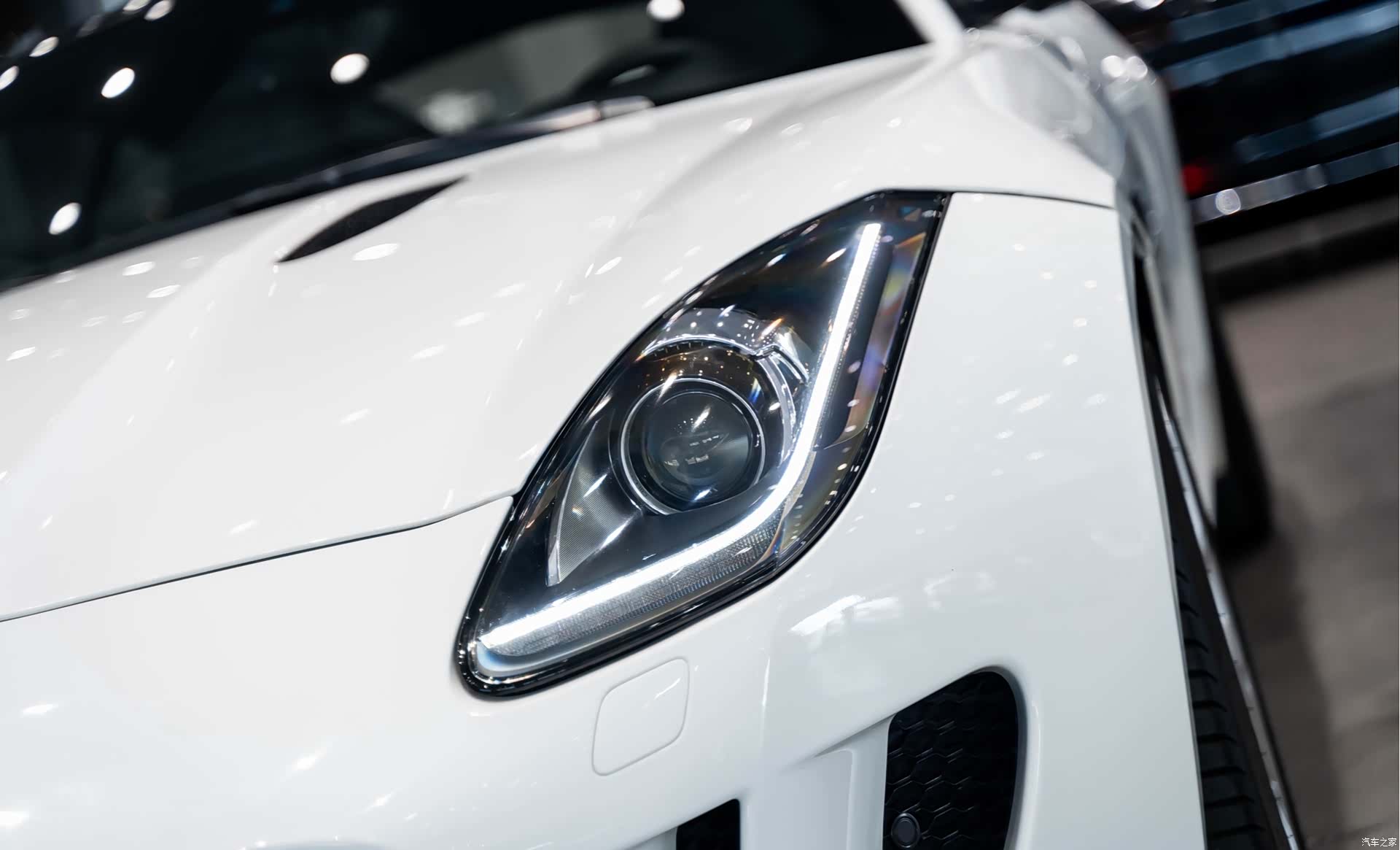 Jaguar F-TYPE, 2015 3