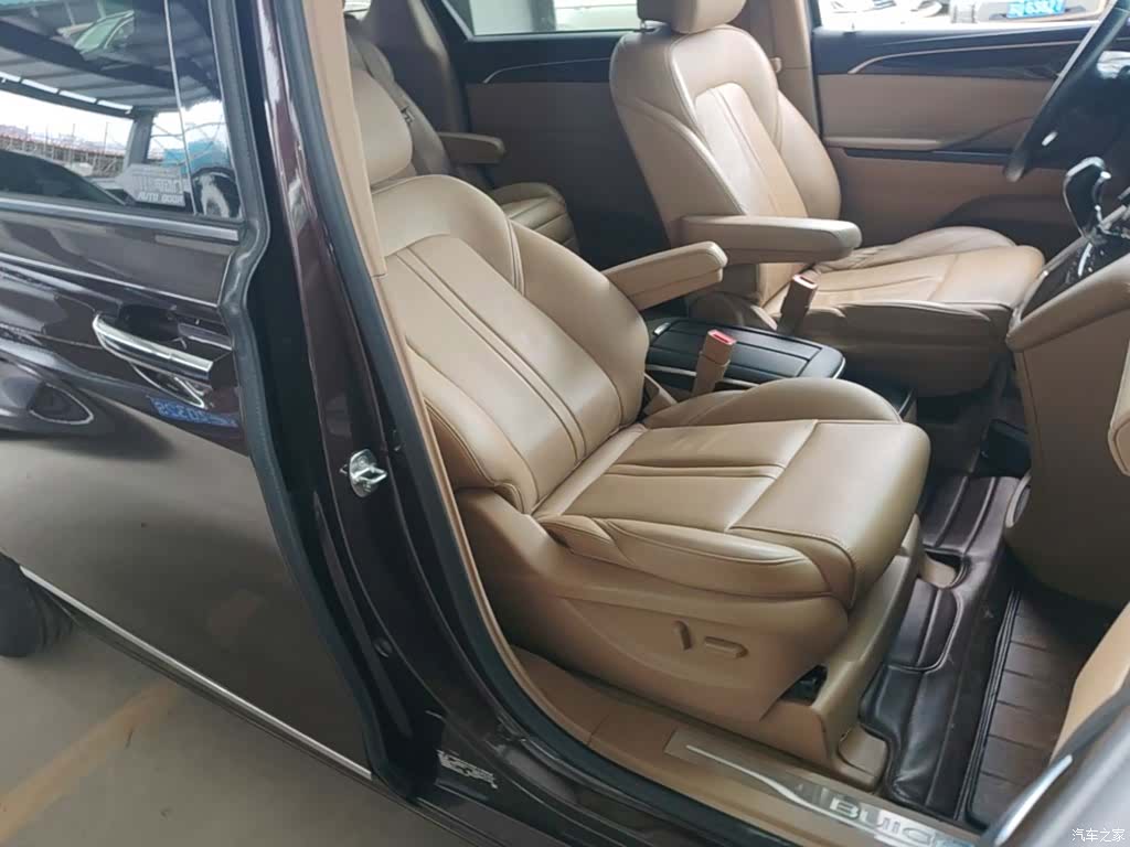 Buick GL8, 2019 25