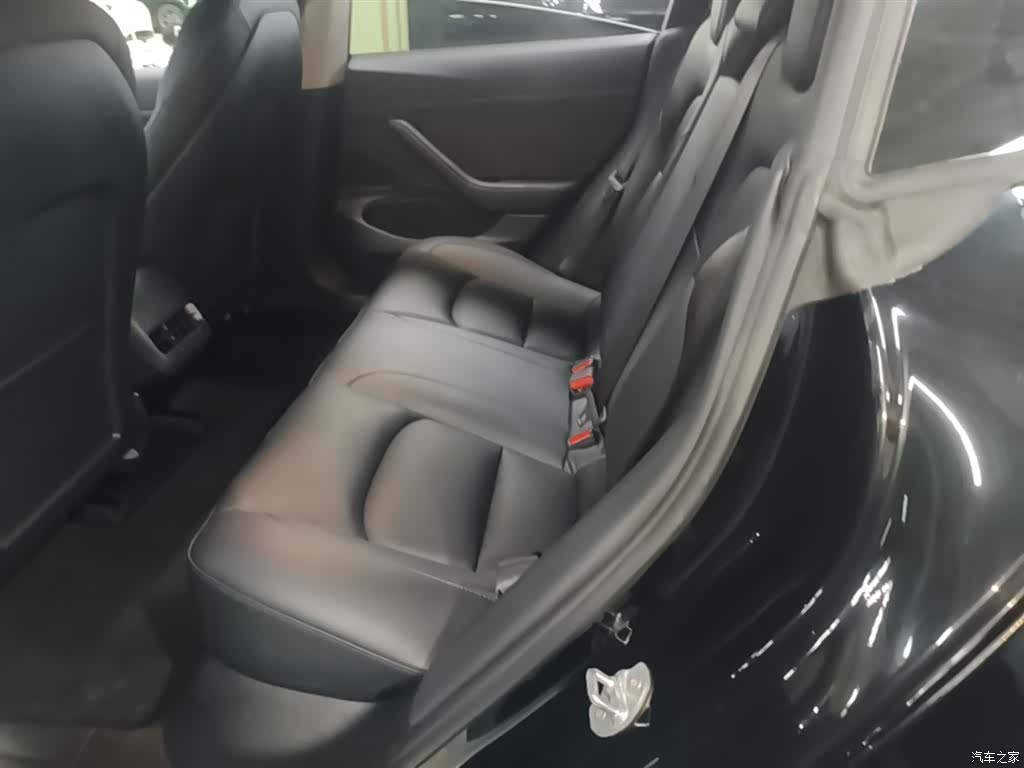 Tesla Model 3, 2020 13